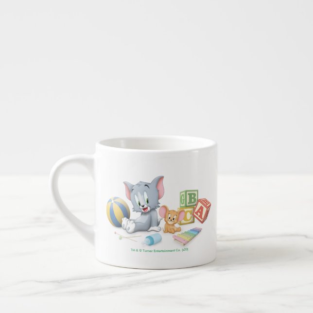 Säugling Tom und Jerry spielen mit Spielzeug Espressotasse (Links)