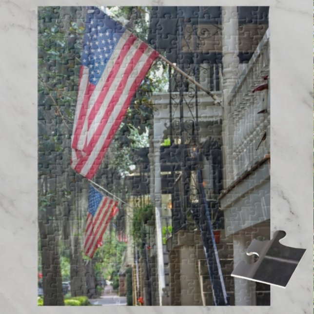 Savannah GA Patriotic Flags Jones St Fotografisch Puzzle (Von Creator hochgeladen)