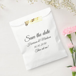 Save the Date Ankündigung einer Hochzeitskampagne Geschenktütchen