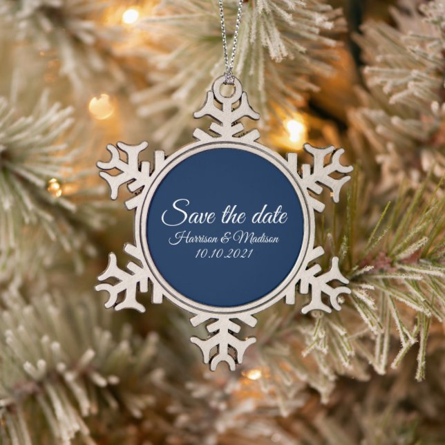 Save the Date Ankündigung von Hochzeitsschreiben Schneeflocken Zinn-Ornament (Baum)
