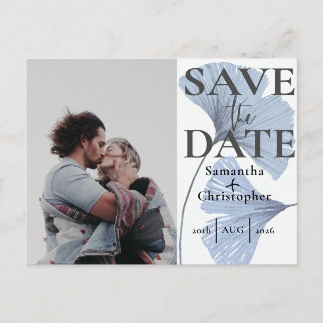 Save the Date Botanisches Dusty Blue Foto Hochzeit Ankündigungspostkarte (Vorderseite)