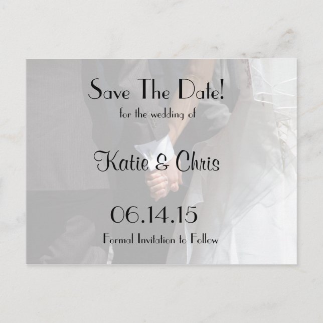 Save the Date Elegant Wedding Couple Holding Hands Ankündigungspostkarte (Vorderseite)
