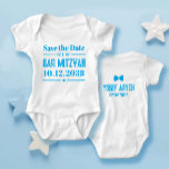 Save the Date für meinen Bar Mitzvah Funny Jewish  Baby Strampler<br><div class="desc">Planen Sie voraus :), wenn Sie diese bezaubernde SAVE THE DATE für MEINE BAR MITZVAH Baby Körper Anzug personalisieren. Sicher, dass alle lächeln! Dieses niedliche Kindergeschenk ist perfekt für jeden jüdischen Jungen geeignet. Das Datum vorne hatte sowohl hebräische als auch englische Namen auf der Rückseite kann angepasst werden. HINWEIS: Um...</div>