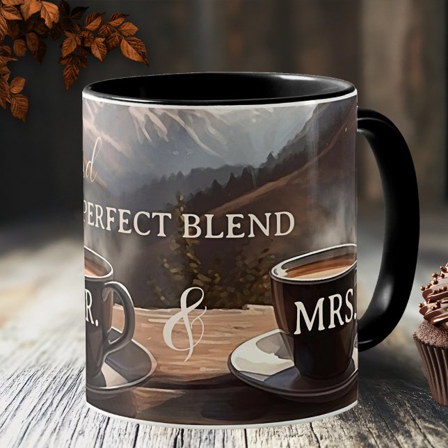 Save the Date Hochzeitsankündigung Kaffeetasse (Wedding Mr. and Mrs. mug featuring a painting of two coffee cups overlooking a mountain landscape)