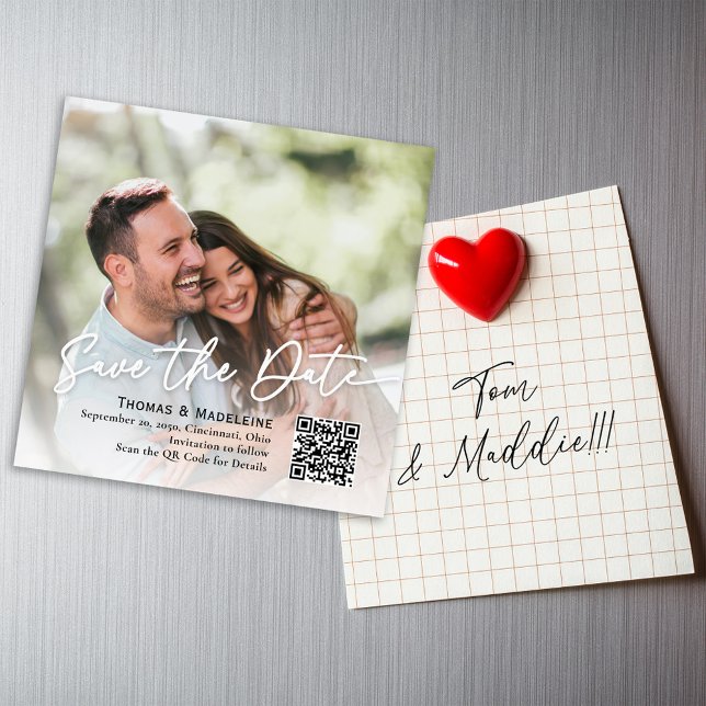 Save the Date Kalligrafie Script Foto Magnetic Magnetkarte (Wedding save the date photo magnetic card. with a simple QR code. )