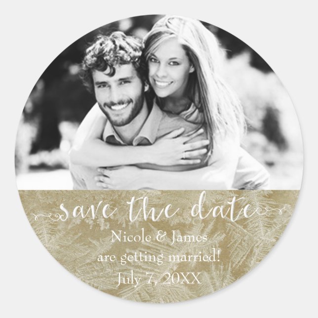 SAVE THE DATE Rustic Kraft Paper Winter Foto Runder Aufkleber (Vorderseite)