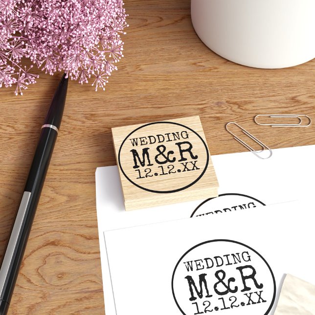 Save the Date Schreibmaschine Schriftart Wedding R Gummistempel (Add your initials and wedding date to this typewriter font Save the Date rubber stamp)