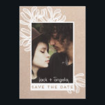 Save the Date trendige und moderne Foto Craft Card<br><div class="desc">Save the Date Trendy und Modern Foto Craft Papier Card ist eine großartige Möglichkeit,  die großen Nachrichten an Ihre Freunde und Familie zu schicken und ein Lieblingsbild von Ihnen zu zeigen. Schöne gezeichnet Mistletoe Zweige schön umrahmt das Foto.</div>