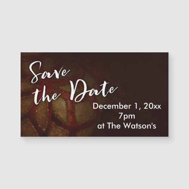 "Save the Date" Typografie mit Red & Gold-Foto Magnetkarte (Vorderseite)