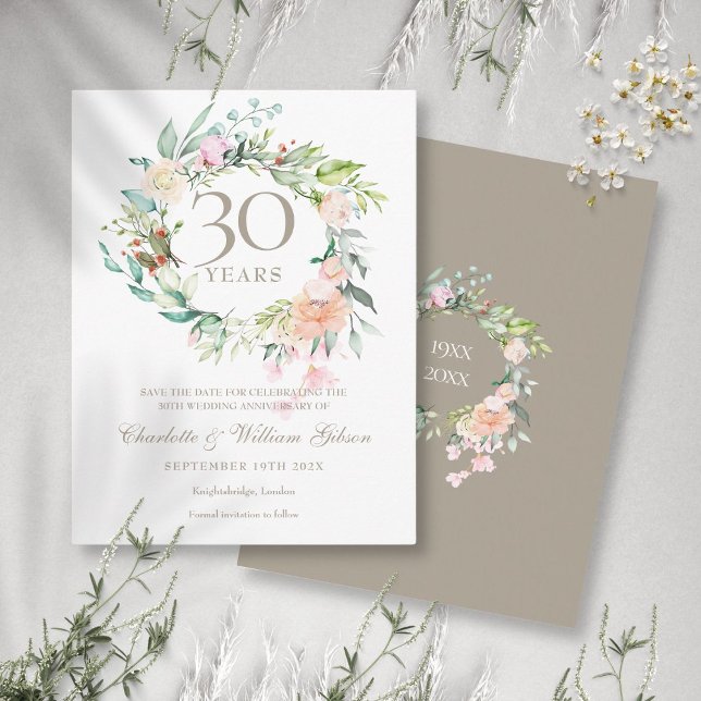 Save the Date zum 30. Pearl Anniversary Rose Ankündigungspostkarte (30th Pearl Anniversary Save the Date Roses Floral Announcement Postcard)