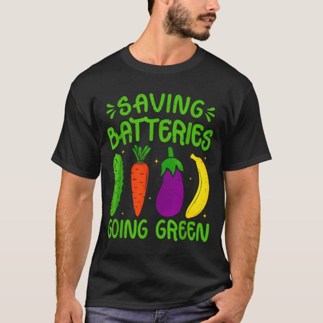 Saving Batteries Going Green Funny Inappropriate H T-Shirt (Vorderseite)