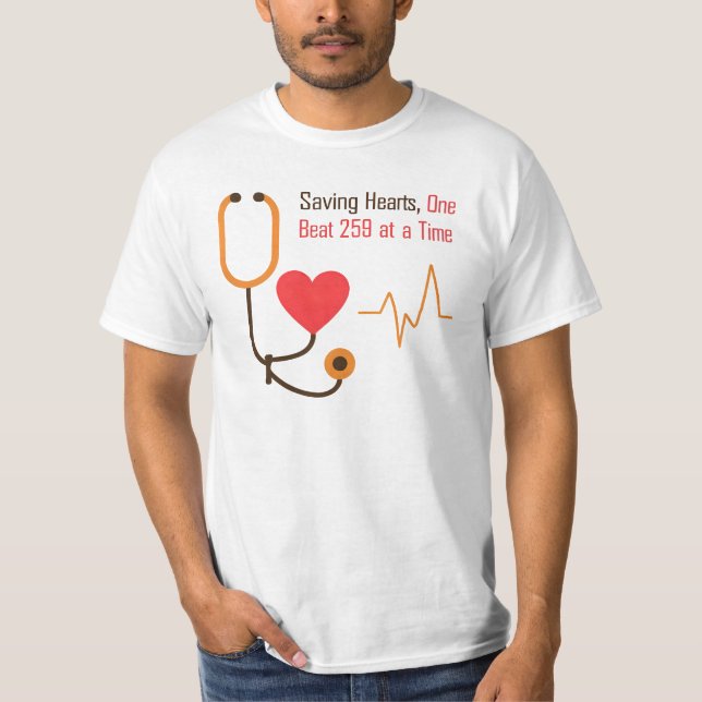 Saving Hearts, One Beat at a Time – Proud Parent T-Shirt (Vorderseite)