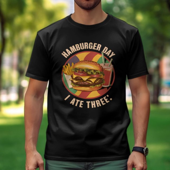 Savory Delights: Burger, Fries & Drink T-Shirt (Von Creator hochgeladen)