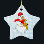 Saxophon Snowman Keramik Ornament<br><div class="desc">Ein Snowman-Saxophonspieler mit einem Schal aus Musiknote ist ein humorvolles Musikgeschenk Winterdesign für Holzblaslehrer und Saxophonisten in Konzerten,  Jazz und Marschbändern.</div>