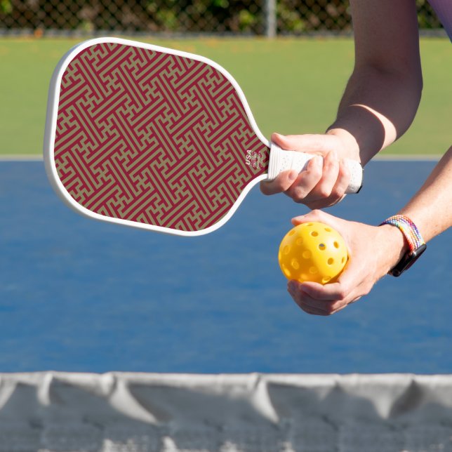 Sayagata Muster, Japanisch, Burgund und Gold Pickleball Schläger (InSitu)