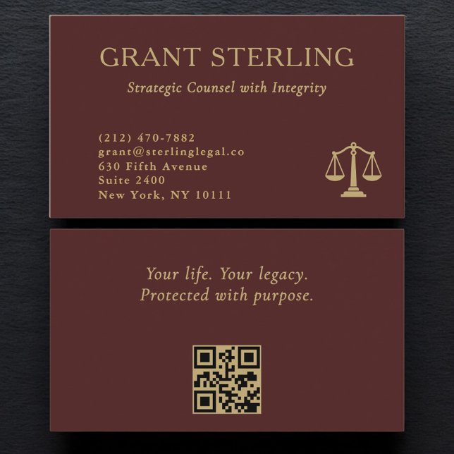 Scales of Justice Burgundy Gold Legal QR Code  Visitenkarte (Von Creator hochgeladen)