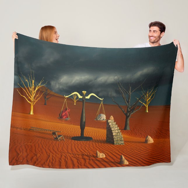Scales of Truth – Surreal Desert Symbolism Fleecedecke (Beispiel)