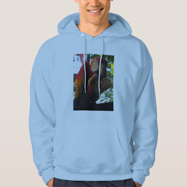 Scarlet Macaw Parrot Eating Toast Hoodie (Vorderseite)