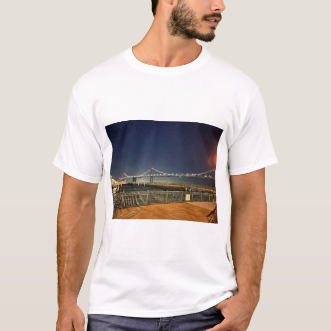 Scenes of San Francisco Bay Bridge T-Shirt (Vorderseite)