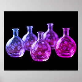 Schablonierte Glasflaschen schwarzer Hintergrund W Poster