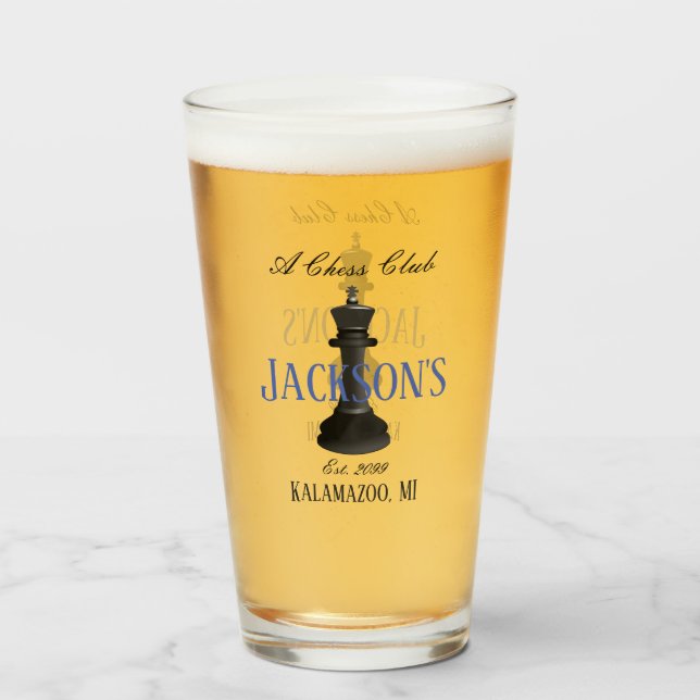 Schach Club w Classic King Zeichnend Pint Beer Sod Glas (Vorne (Gefüllt))