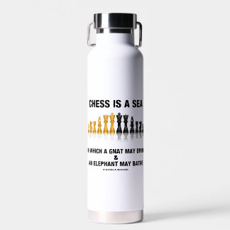 Schach ist ein Meer, in dem Gnat Elefanten trinken Trinkflasche