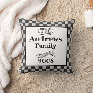 Schachbrett-Typografie anpassbare Familie Kissen