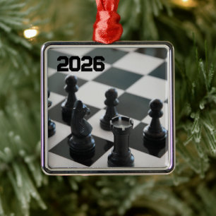 Schachbrett- und Figuren-Schmuck Ornament Aus Metall