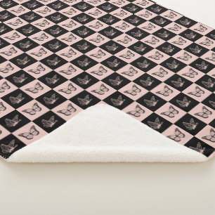 Schachiges rosa und schwarzes Schmetterlingsmuster Sherpadecke