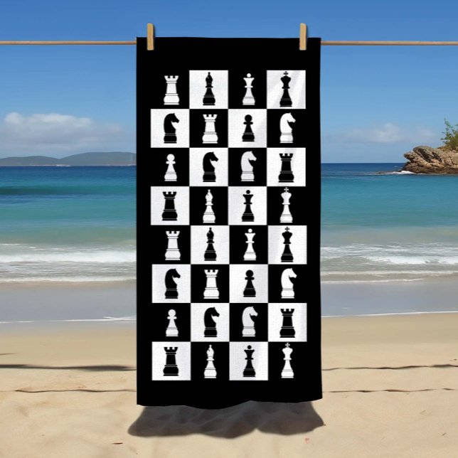 Schachspiel-Figuren Schwarz-Weiß-Muster Strandtuch (Chess Game Figures Black And White Pattern Beach Towel.)