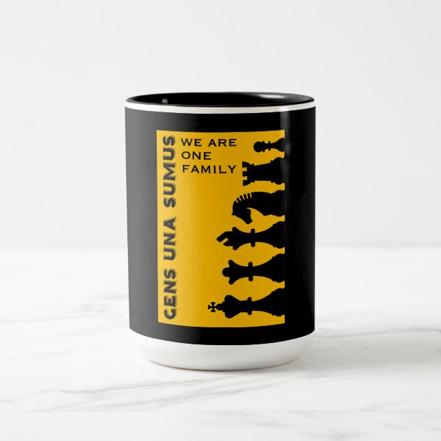 Schachspieler Zweifarbige Tasse (Mittel)