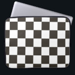 Schachtel (Schwarz und Weiß) (Muster des Schachbre Laptopschutzhülle<br><div class="desc">Dieses Design verfügt über eine schwarz-weiße Schachflagge, die typischerweise im Motorsport verwendet wird, um das Ziel anzuzeigen. Die Flagge wird oft mit dem Gewinner eines Rennens in Verbindung gebracht, da sie die ersten sind, die an der Schachflagge vorbeifahren. Das Muster kann auch durch ein Schachbrett beeinflusst werden, das zum Spielen...</div>
