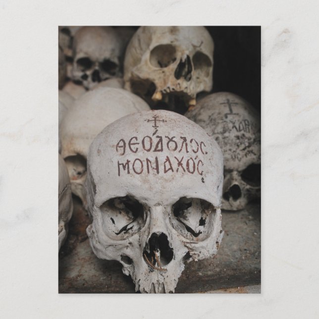 Schädel in einem orthodoxen Ossuary Postkarte (Vorderseite)