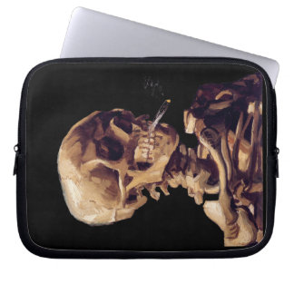 Schädel mit brennender Zigarette von Van Gogh Laptopschutzhülle