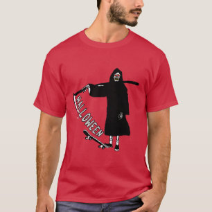 Schädel mit Skateboard, der den Halloween hält T-Shirt