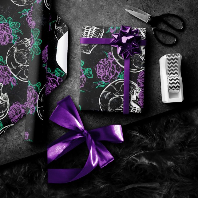 Schädel und Lila Rose | Dark Gothic Grunge Glam Geschenkpapier (Von Creator hochgeladen)