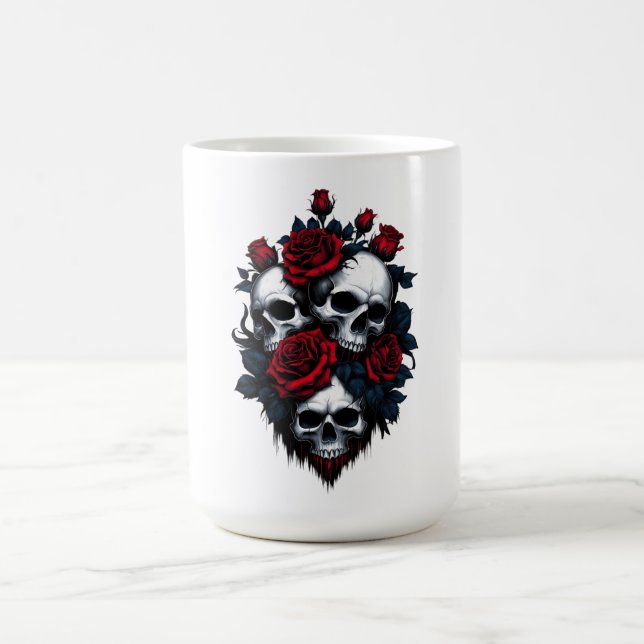 Schädel und Rose: Gotisches Blumendesign Kaffeetasse (Mittel)
