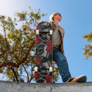 SchädelRote Rose   Beängstigendes modernes gotisch Skateboard
