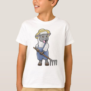 Schafe als Bauer mit Rake & Hat T-Shirt