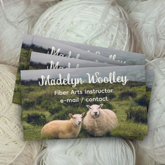 Schafe auf dem Feld Fiber Arts Wolle Garn Stricken Visitenkarte