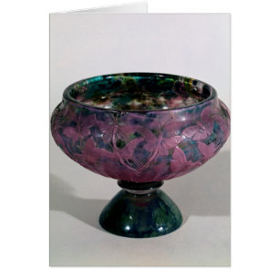 Schale verziert mit Schmetterlingen und winged