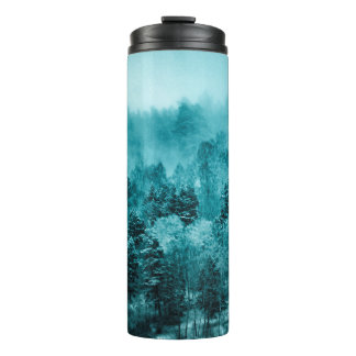 SCHALTEN SIE SICH DAS FOTO DER GRÜNEN BÄUME IM TAG THERMOSBECHER
