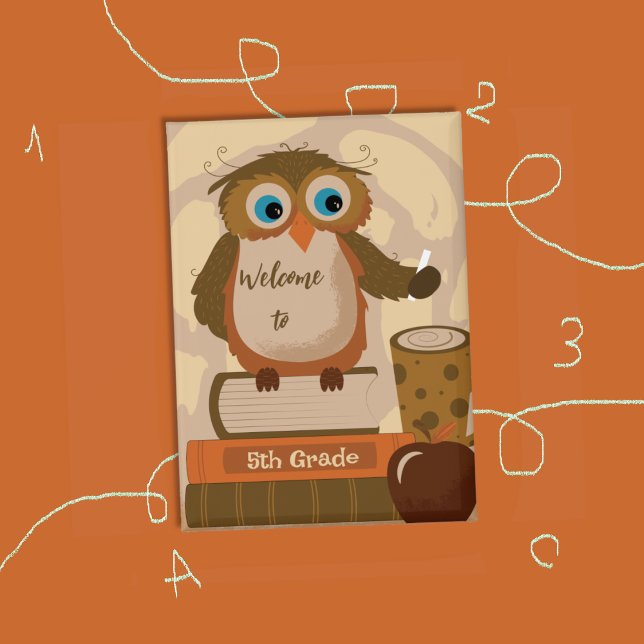 Schaltfläche "niedliches rechteckiges Button" "Zur Button (Cute brown owl back-to-school button with grade level .)