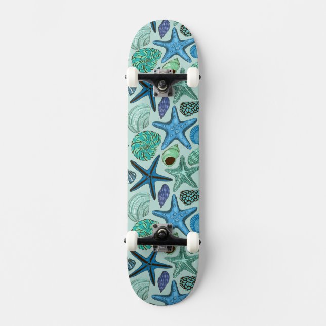 Schatten der blauen Seashells und des Skateboard (Vorderseite)