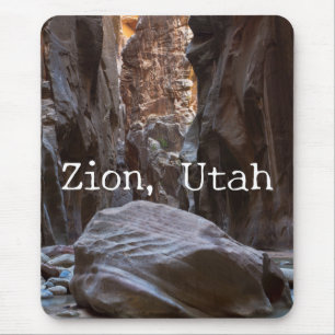Schatten und Licht in den Reihen. Zion, Utah Mousepad