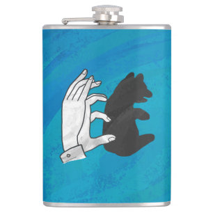 Schattenbärwürfel auf Blau Flachmann