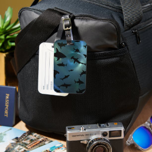 Schattenhai Haiwal in Gradientengalaxie Weltraum Gepäckanhänger