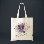 Schattierungen Lila Brautparty Tragetasche<br><div class="desc">Die elegante und moderne Blumengeschenktüte im Mitsommer-Brautparty mit einem Bouquet aus Aquarellpflaster-Rose in lila Pflaumen, staubiger Rose, staubigen Rosa, Lila, Salbei mit üppig grünen botanischen Blätter und Eukalyptus. Weitere passende Designs und Variationen finden Sie in meinem "Blitzweddingpaperie" Shop. Und zögern Sie nicht, mich für weitere Anpassungen oder Match-Artikel zu kontaktieren....</div>