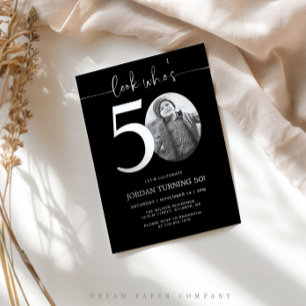 Schau mal, wer 50 ist   Black 50. Birthday Invite Einladung