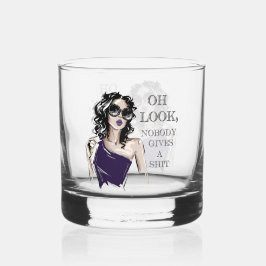 Schau, niemand kümmert sich um whiskyglas